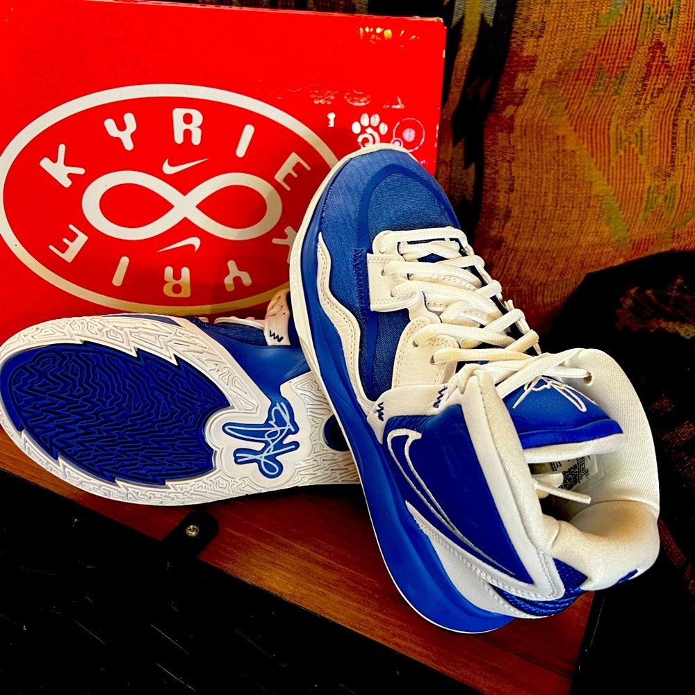 Nike Kyrie woman’s shoes royal white and blue